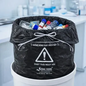 Túi rác y tế màu đen có dây rút Sóng Vàng